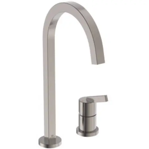 Zweihand-Küchenarmatur von Ideal Standard mit einem hohen, geraden Auslauf und separatem Bedienhebel. Ausführung in mattem Silber.
